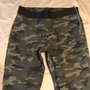 GAP Camo Ponte Leggings - Medium NWT